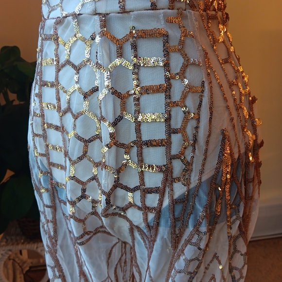 PrettyLittleThing Women's Jumpsuit Sleeveless Gold Sequins Size 4 Lace Legs - Picture 5 of 15